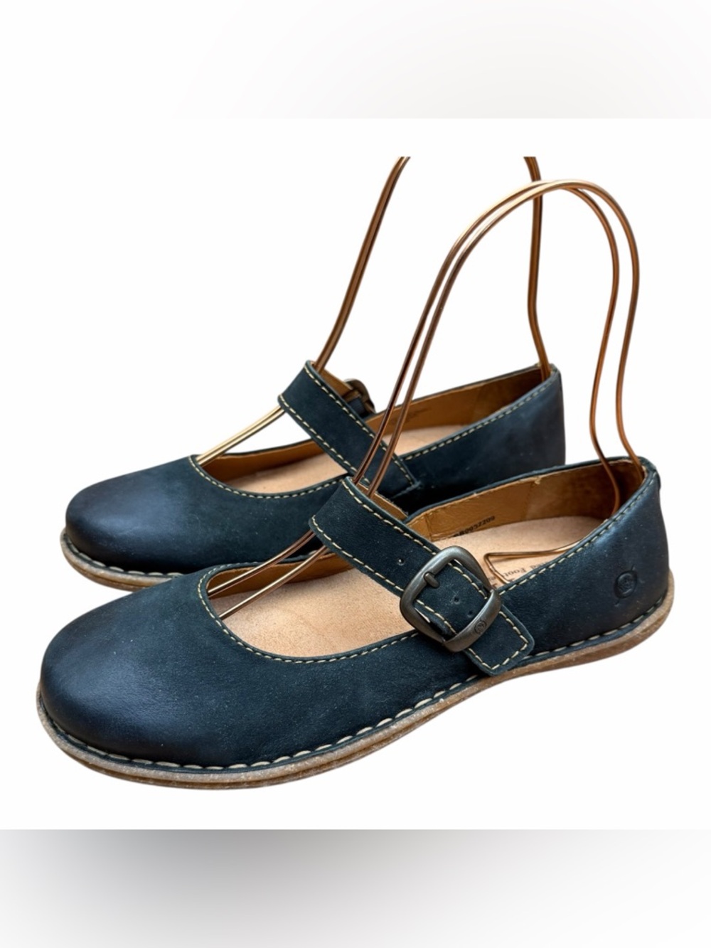 Born women size 6.5 Mary Jane Shoes in leather black and tan